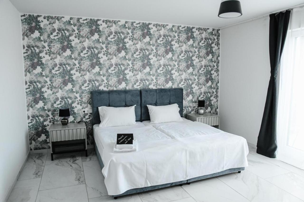 Hotel Flora Schwäbisch Gmünd エクステリア 写真
