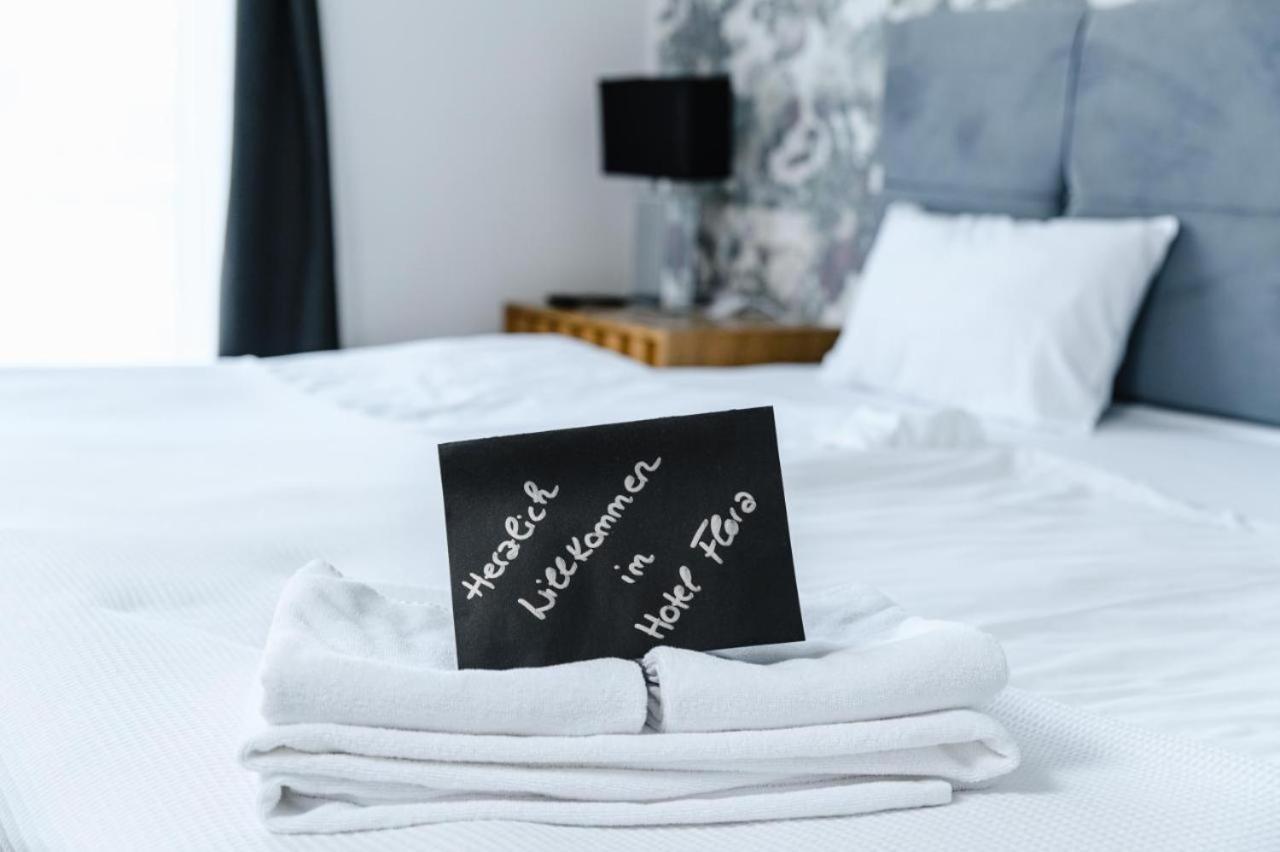 Hotel Flora Schwäbisch Gmünd エクステリア 写真